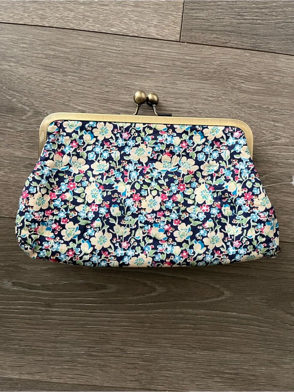 NWOT Sew Grown Essential Oil Carrying Kisslock Clutch- Navy Multi